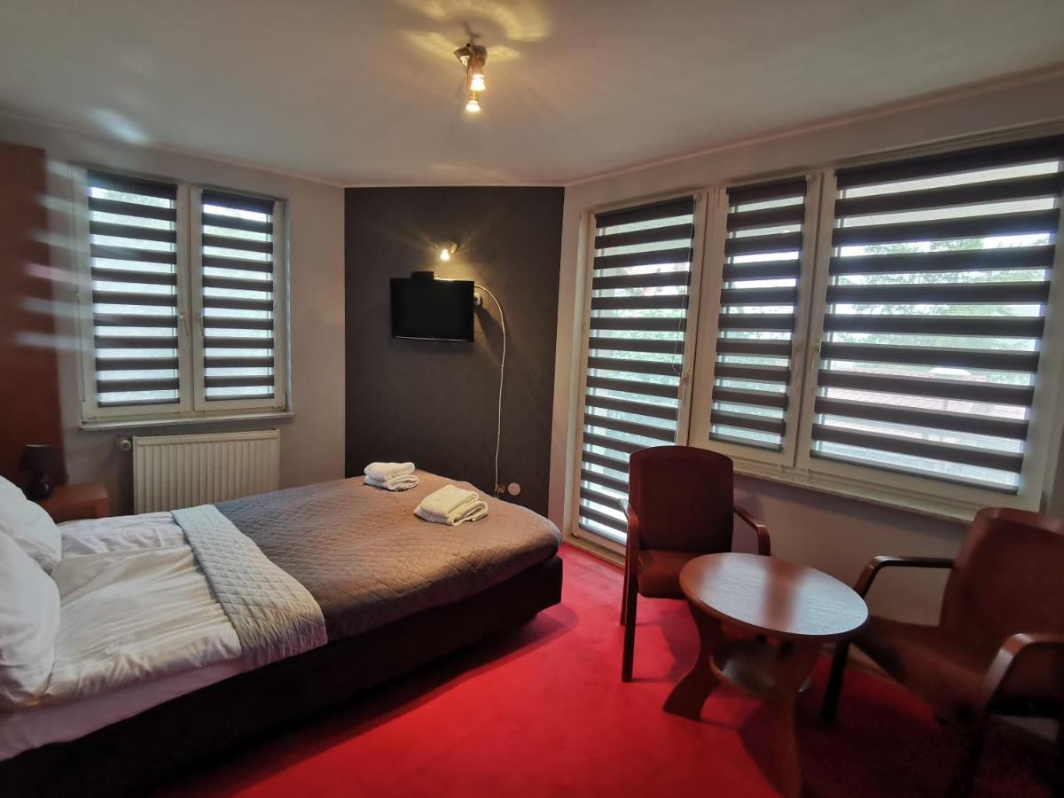 Polaris B&b-kameralne, Rodzinne I Z Basenem